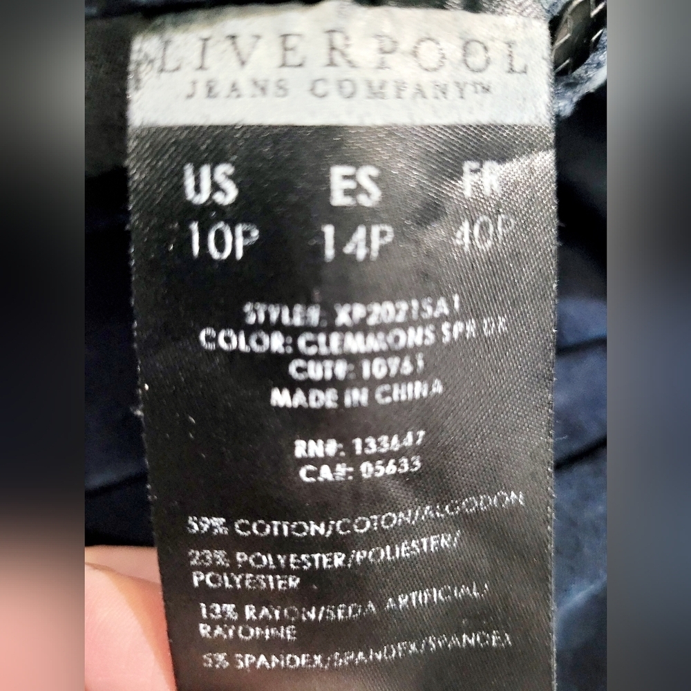 Liverpool Jeans Company Denim Legging Pull On Jeans Womens Size 10P Dark Wash - Picture 14 of 14